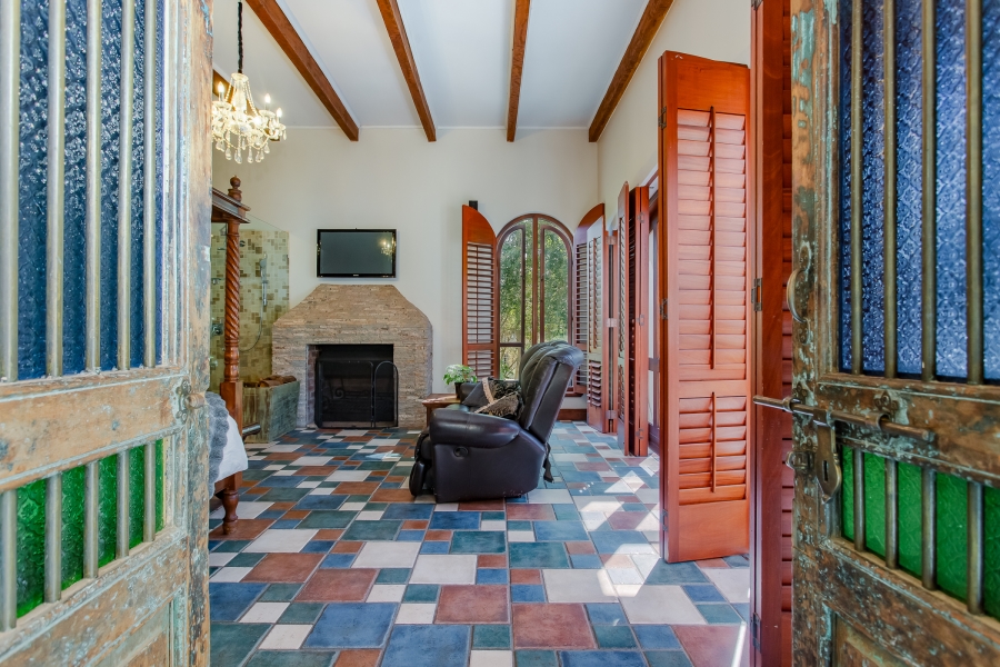 5 Bedroom Property for Sale in Winelands Western Cape